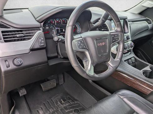 Used 2017 GMC Yukon XL SLT w/ Open Road Package image 9
