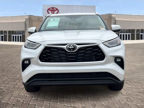 New 2026 Toyota Highlander XLE image 9