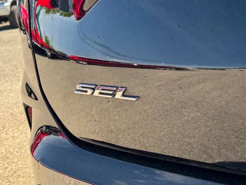 Used 2023 Ford Edge SEL w/ Convenience Package AWD/4WD image 16