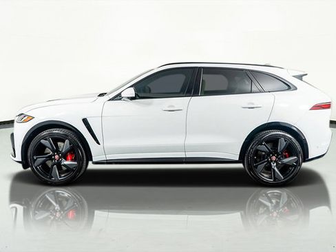 Used 2022 Jaguar F-PACE SVR image 15