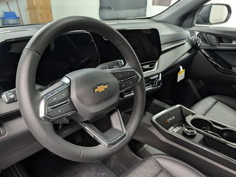 New 2027 Chevrolet Equinox LT w/ Convenience Package II FWD image 16