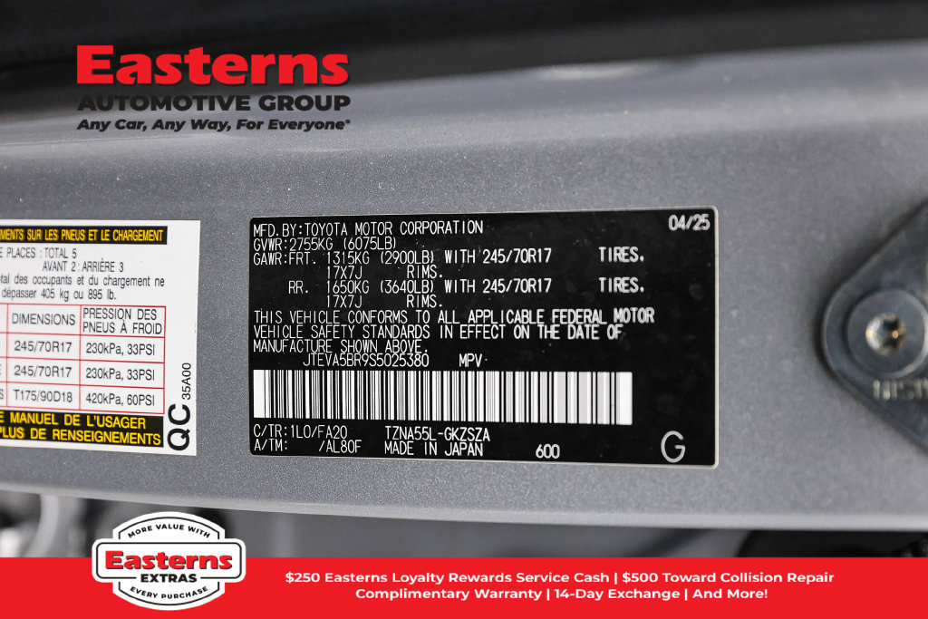 Used 2025 Toyota 4Runner SR5 AWD/4WD image 36