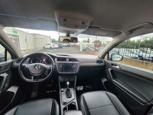 Used 2018 Volkswagen Tiguan SE AWD/4WD image 18