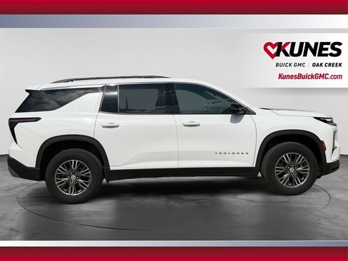 Used 2024 Chevrolet Traverse LT AWD/4WD image 12