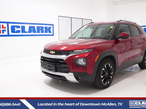 Used 2022 Chevrolet TrailBlazer LT w/ Convenience Package FWD image 1