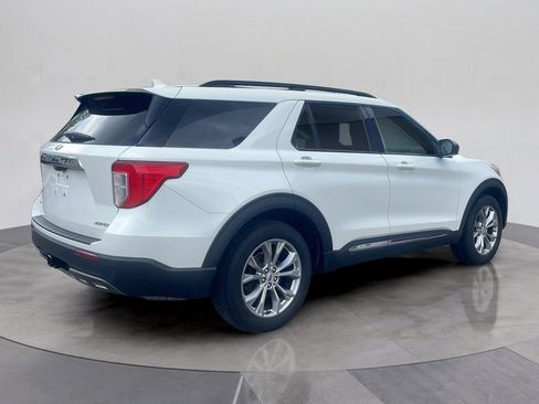 Used 2023 Ford Explorer XLT w/ Equipment Group 202A AWD/4WD image 6