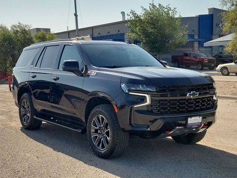 Used 2024 Chevrolet Tahoe Z71 w/ Luxury Package AWD/4WD image 2