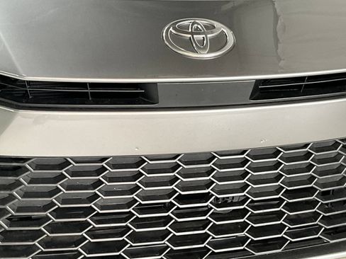 Used 2026 Toyota Camry SE FWD image 28