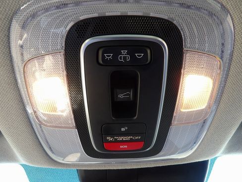 Used 2024 Hyundai Elantra Limited image 30