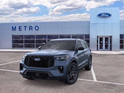 New 2026 Ford Explorer ST-Line w/ ST-Line Street Pack AWD/4WD image 3