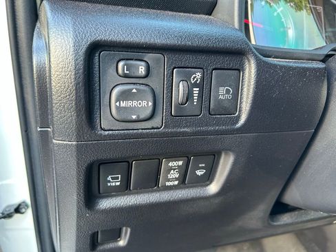 Used 2023 Toyota 4Runner Limited RWD image 19
