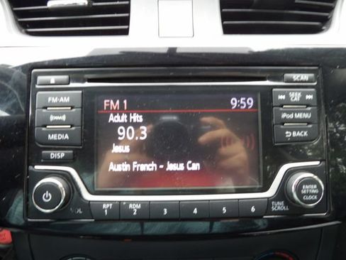 Used 2017 Nissan Sentra SV FWD image 25