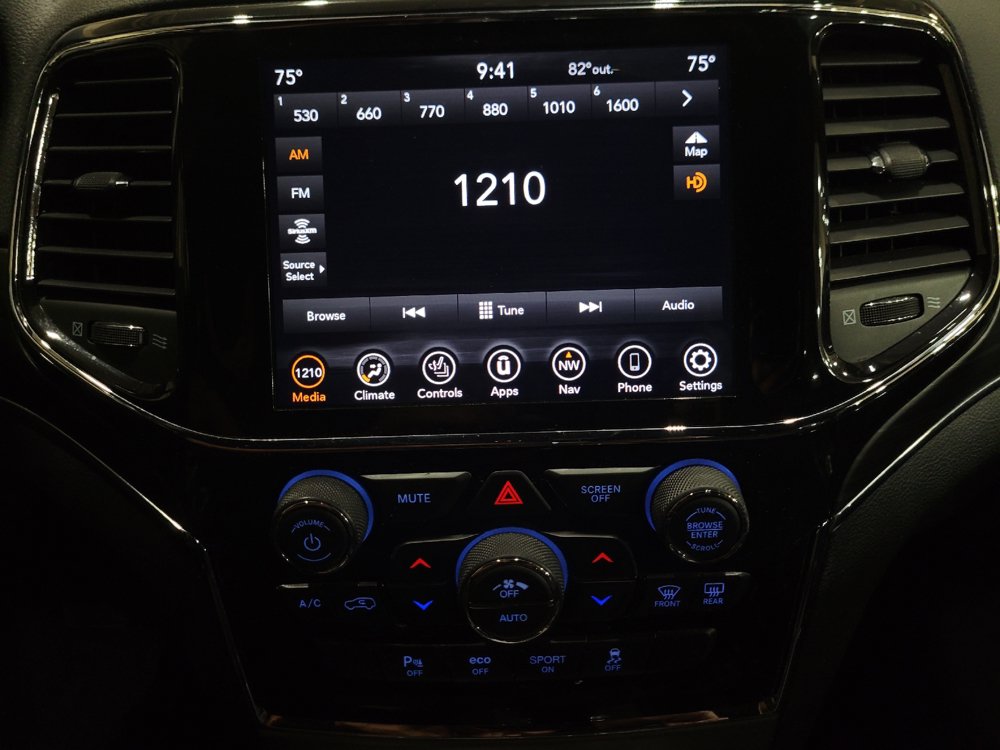 Used 2021 Jeep Grand Cherokee Limited w/ Trailer Tow Group IV AWD/4WD image 25