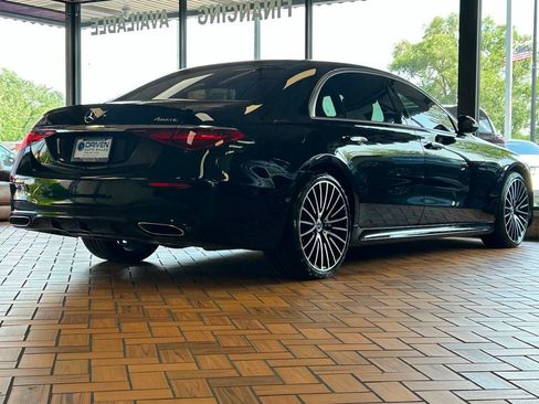 Used 2022 Mercedes-Benz S 580 4MATIC Sedan w/ AMG Line Package image 10