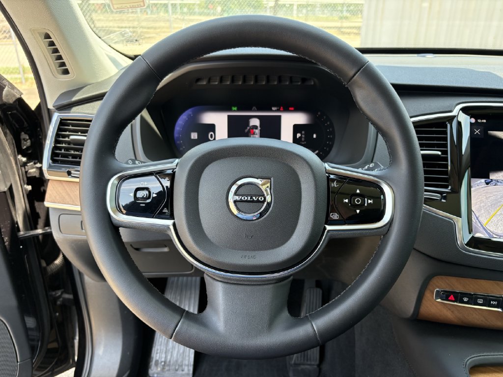Used 2024 Volvo XC90 B5 Plus w/ Protection Package Premier AWD/4WD image 15