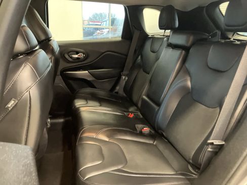 Used 2020 Jeep Cherokee Latitude Plus w/ Cold Weather Group image 25