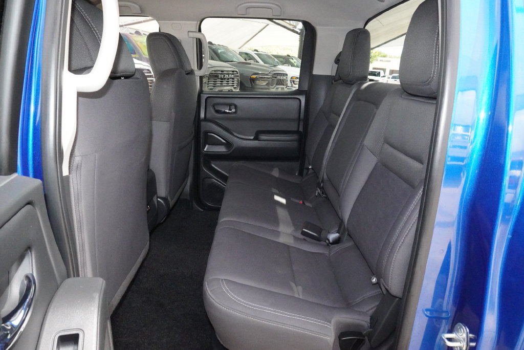 Used 2024 Nissan Frontier SV RWD image 29