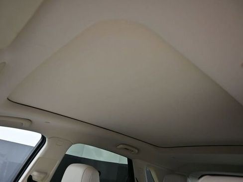 Used 2021 Cadillac XT5 Premium Luxury w/ LPO, Floor Liner Package AWD/4WD image 19