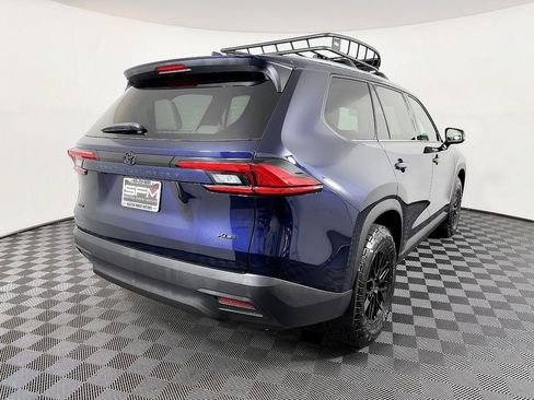 Used 2024 Toyota Grand Highlander AWD image 9
