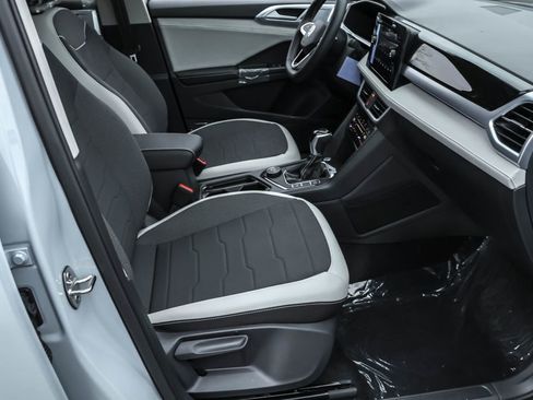 New 2026 Volkswagen Taos SE AWD/4WD image 40