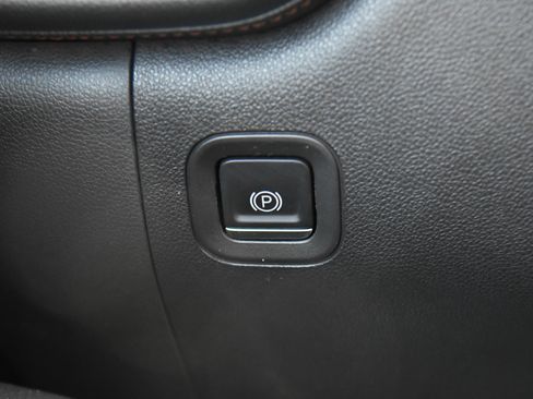 Used 2020 GMC Sierra 1500 AT4 w/ AT4 Premium Package image 40