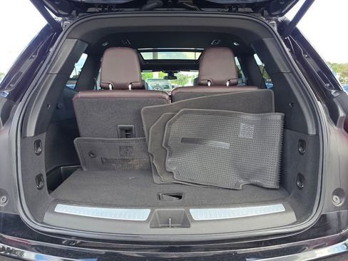 Used 2022 Cadillac XT6 Premium Luxury image 16