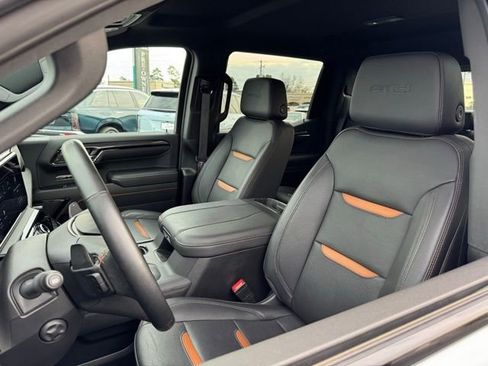 Used 2024 GMC Sierra 1500 AT4 w/ AT4 Premium Package image 9