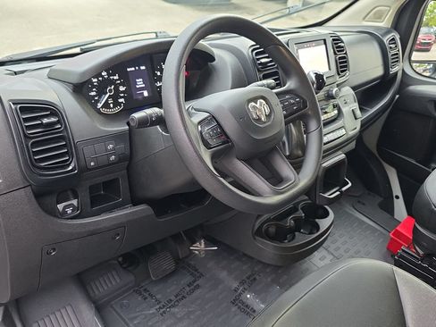 Used 2025 RAM ProMaster 2500 w/ Convenience Group FWD image 27