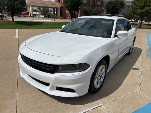 Used 2022 Dodge Charger SXT w/ Leather Interior Group image 4