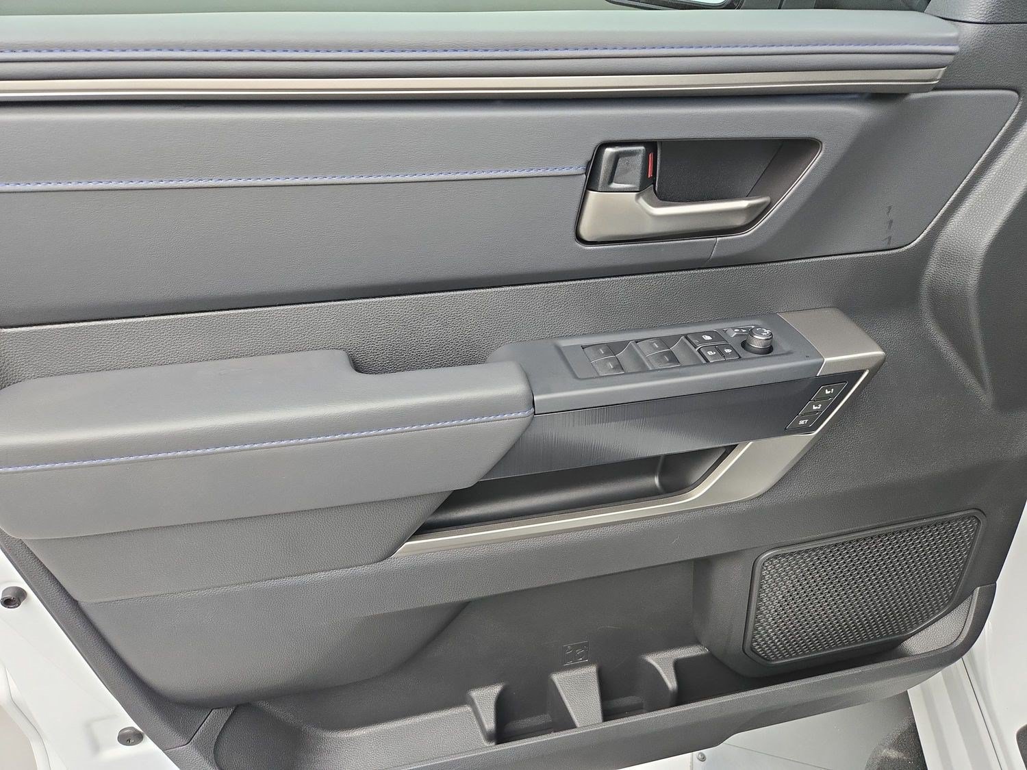 New 2026 Toyota Tundra Platinum AWD/4WD image 17