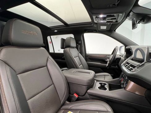 Used 2024 Chevrolet Suburban High Country w/ Advanced Technology Package AWD/4WD image 9
