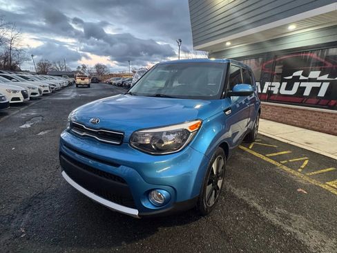 Used 2018 Kia Soul + image 1
