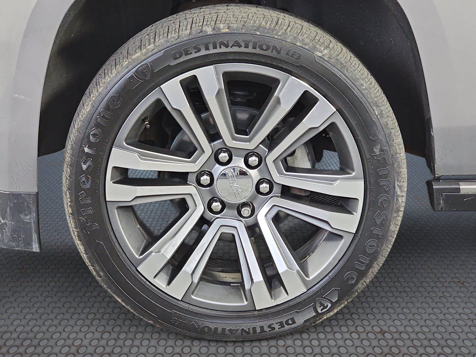 Used 2019 GMC Yukon Denali w/ Denali Ultimate Package AWD/4WD image 28