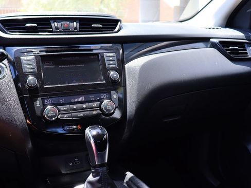 Used 2019 Nissan Rogue Sport SV FWD image 42