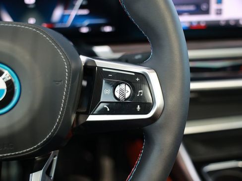 Used 2025 BMW i7 M70 w/ Executive Package image 22