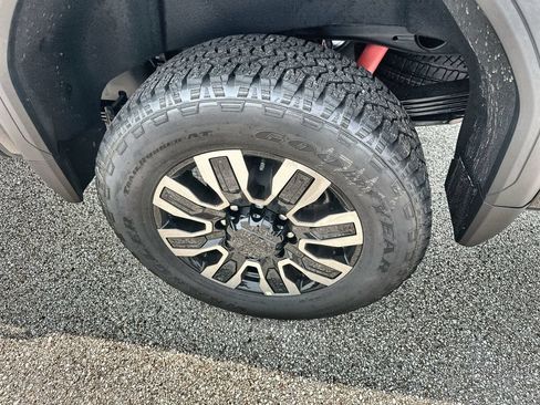 New 2026 GMC Sierra 2500 Denali Ultimate AWD/4WD image 12