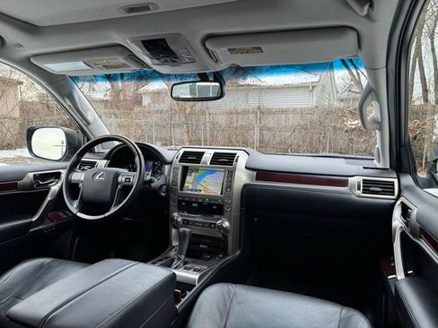 Used 2019 Lexus GX 460 image 15