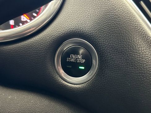 Used 2019 Chevrolet Malibu Hybrid w/ Leather Package image 20