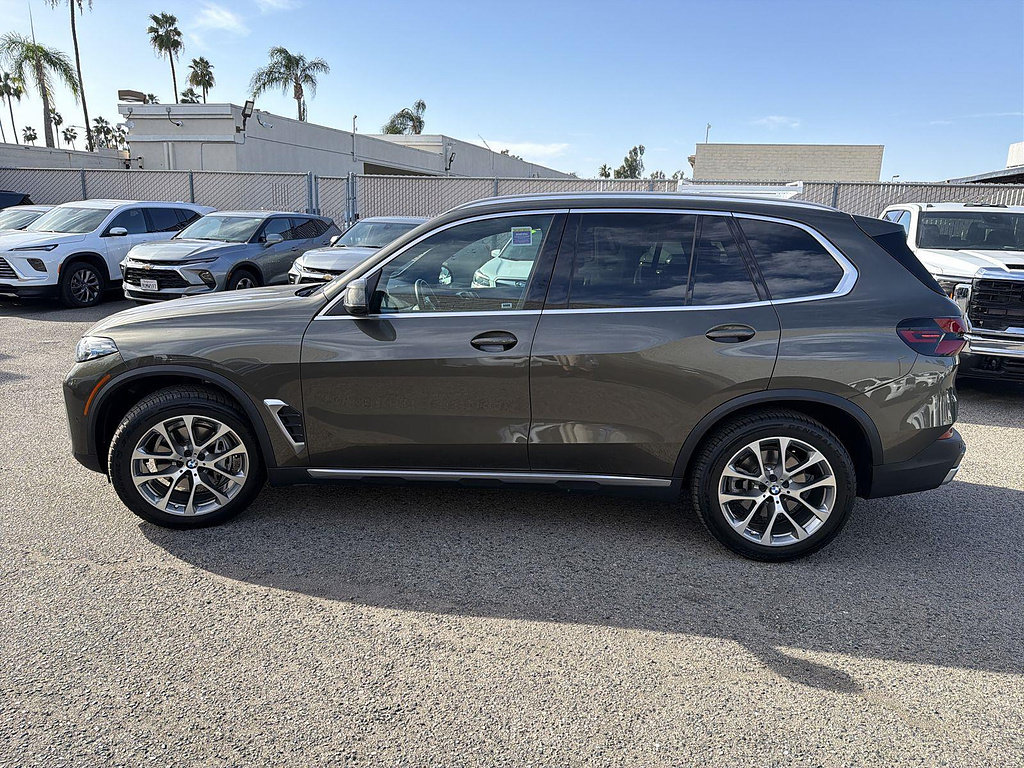 Used 2025 BMW X5 xDrive40i AWD/4WD image 8