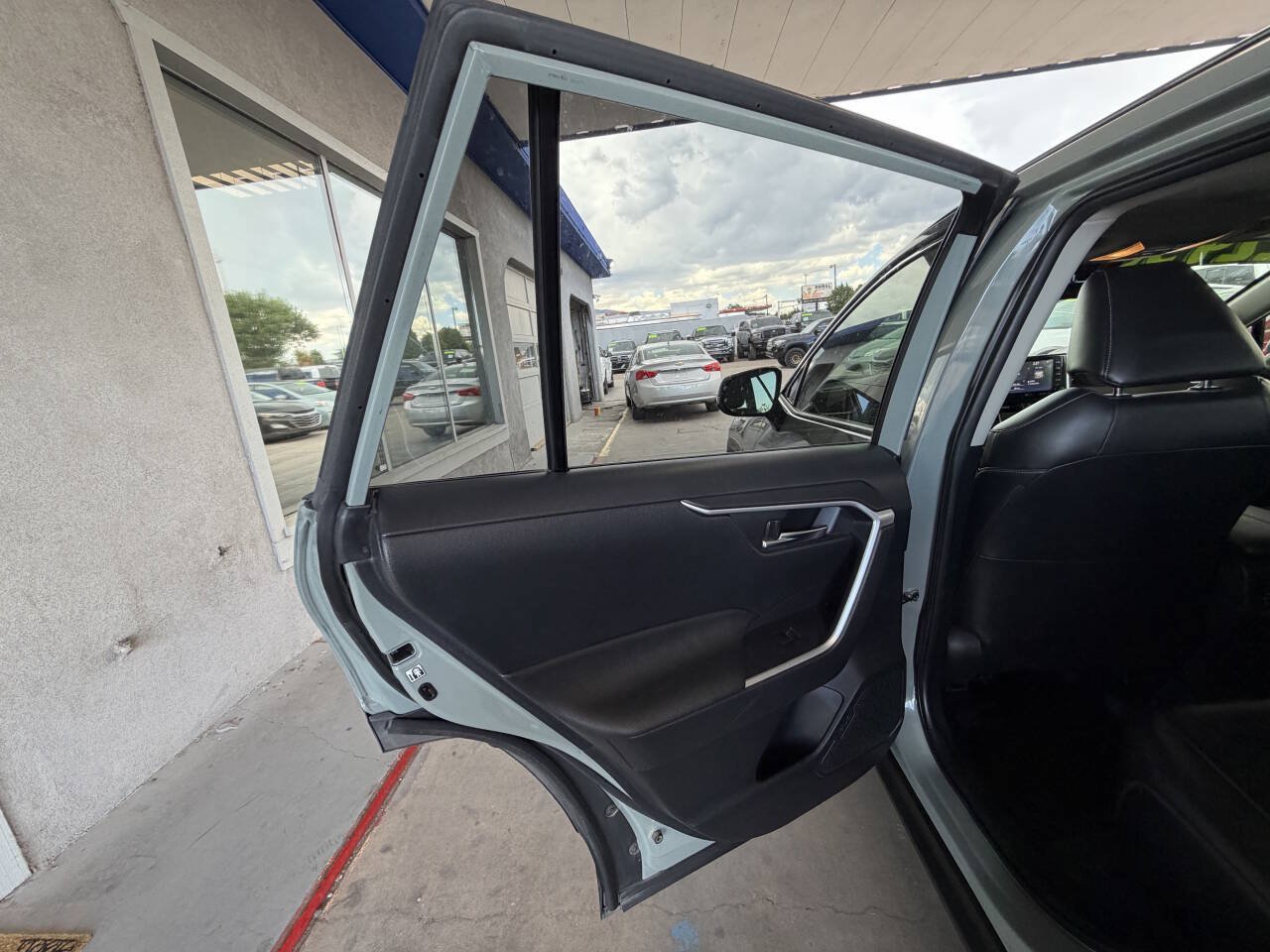 Used 2019 Toyota RAV4 XLE Premium w/ Advanced Technology Package AWD/4WD image 13