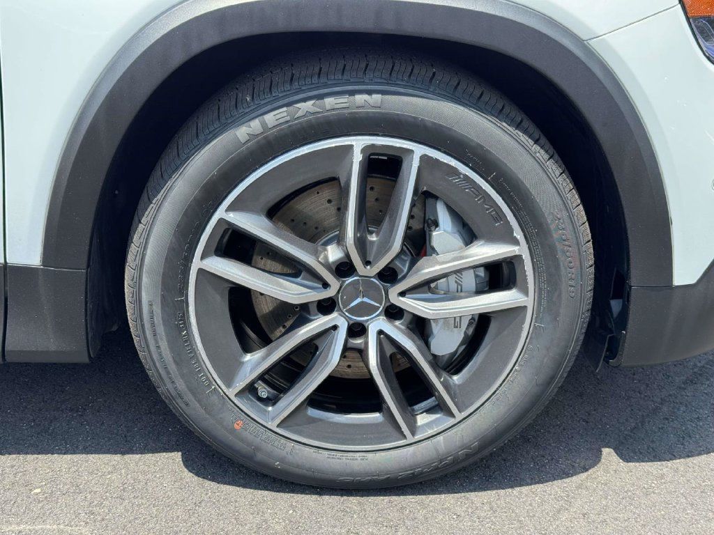 Used 2023 Mercedes-Benz GLB 35 AMG 4MATIC image 27