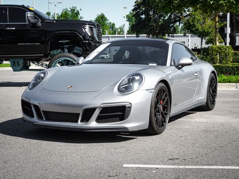 Used 2019 Porsche 911 Carrera GTS RWD image 5
