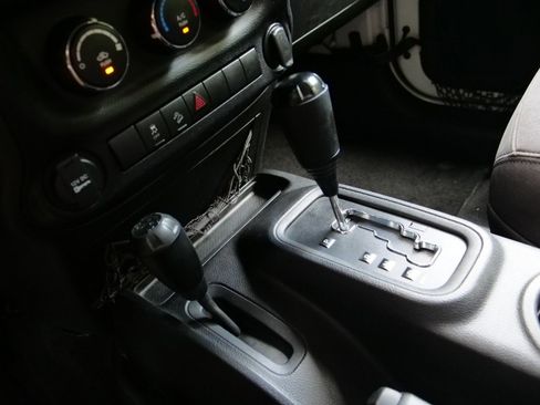 Used 2015 Jeep Wrangler Unlimited Sport image 12