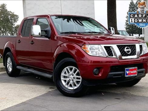 Used 2019 Nissan Frontier SV image 2