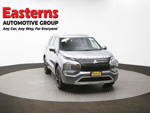 Used 2022 Mitsubishi Outlander SEL image 54