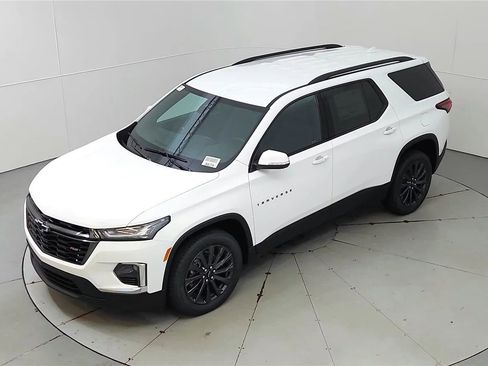 Used 2023 Chevrolet Traverse RS FWD image 37