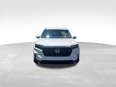 Used 2025 Honda Pilot EX-L image 3