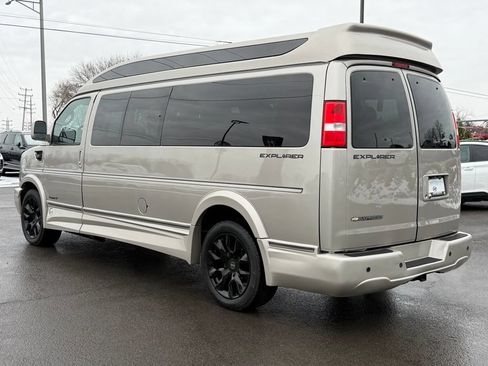 Used 2022 Chevrolet Express 2500 Extended w/ Enhanced Convenience Package RWD image 3