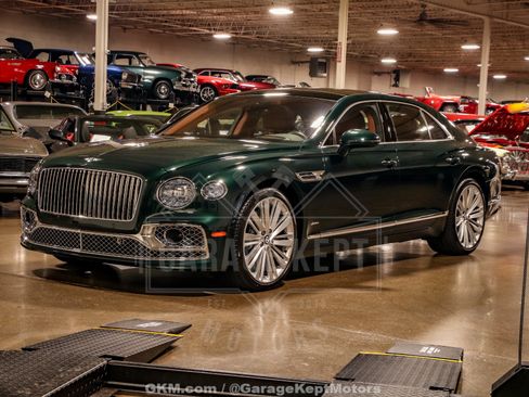 Used 2023 Bentley Flying Spur Azure AWD/4WD image 3