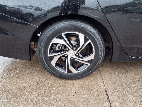 Used 2017 Honda Accord LX image 26